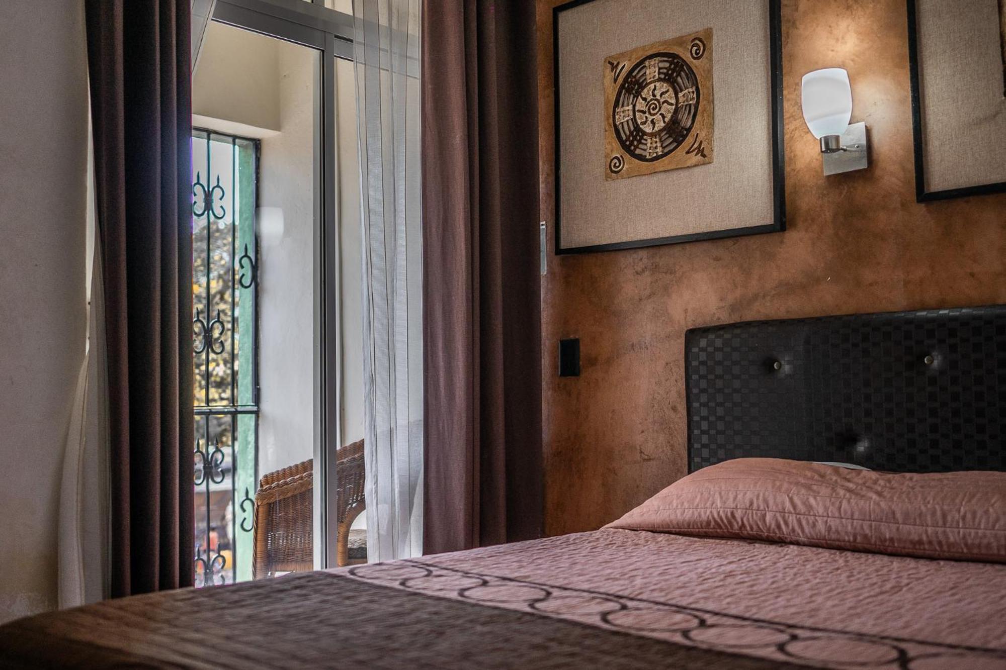 Hotel Maria De La Luz Вальядолид Экстерьер фото