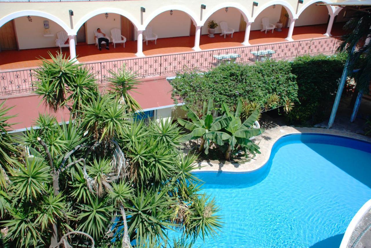 Hotel Maria De La Luz Вальядолид Экстерьер фото
